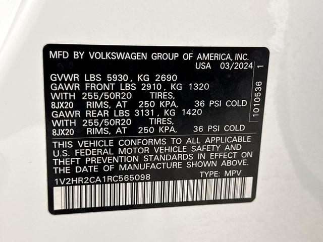 Photo of 2024 Pure White Volkswagen Atlas