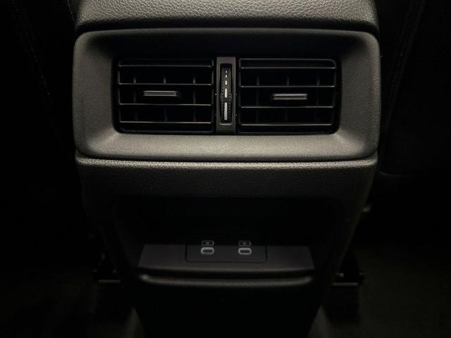Photo of 2025 Platinum White Honda CR-V Hybrid