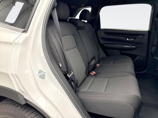 Photo of 2025 Platinum White Honda CR-V Hybrid