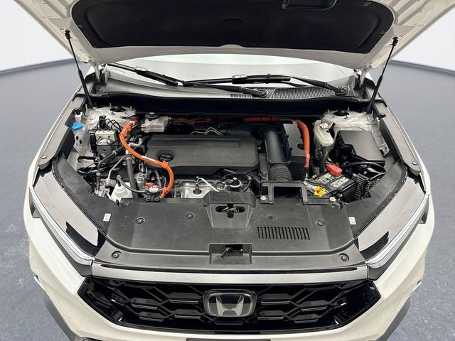 Photo of 2025 Platinum White Honda CR-V Hybrid
