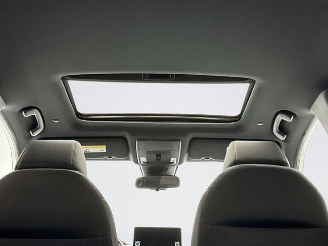 Photo of 2025 Platinum White Honda CR-V Hybrid