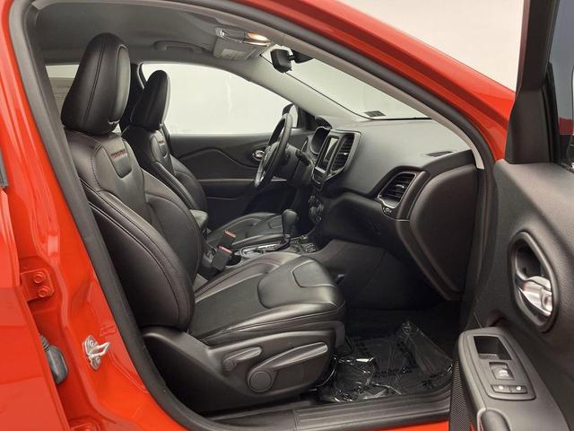 Photo of 2021 Spitfire Orange Clearcoat Jeep Cherokee
