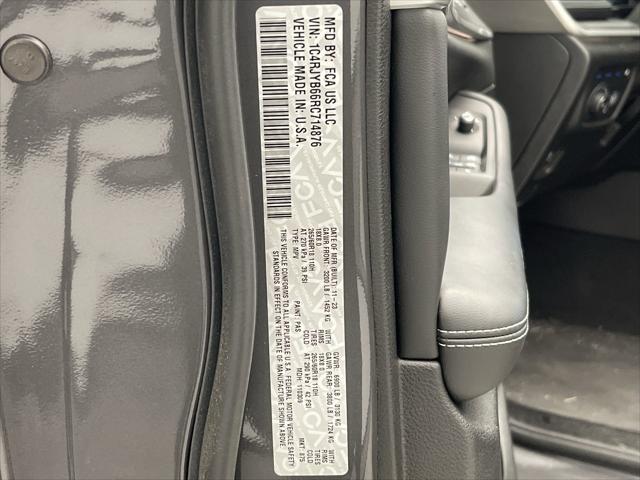 Photo of 2024 Baltic Gray Metallic Clearcoat Jeep Grand Cherokee 4xe