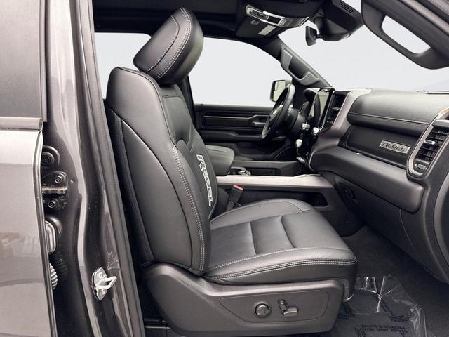 Photo of 2022 Granite Crystal Metallic Clearcoat RAM 1500