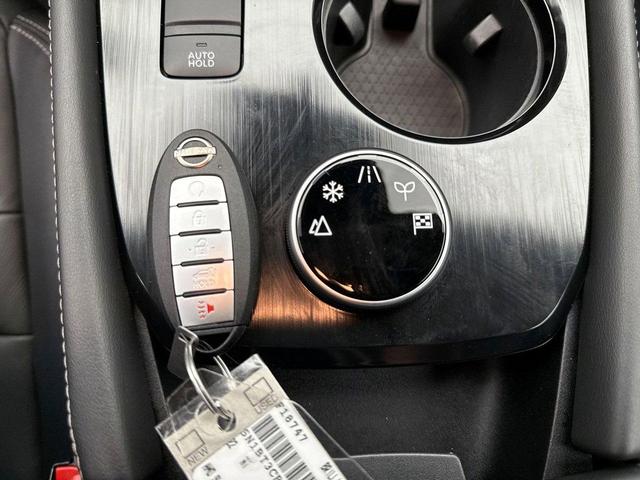 Photo of 2022 Brilliant Silver Metallic Nissan Rogue