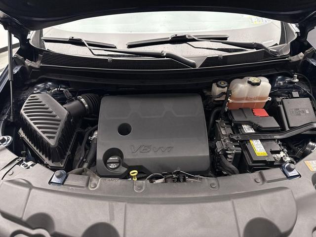 Photo of 2022 Northsky Blue Metallic Chevrolet Traverse