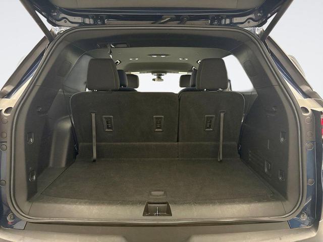 Photo of 2022 Northsky Blue Metallic Chevrolet Traverse