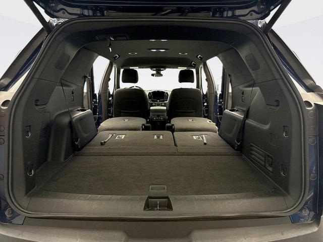Photo of 2022 Northsky Blue Metallic Chevrolet Traverse