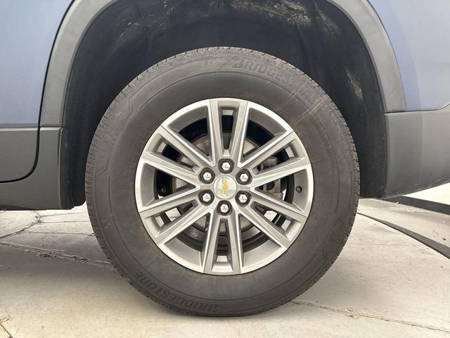 Photo of 2022 Northsky Blue Metallic Chevrolet Traverse