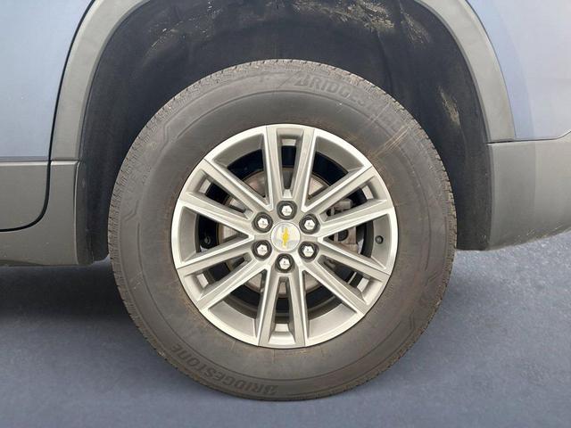 Photo of 2022 Northsky Blue Metallic Chevrolet Traverse