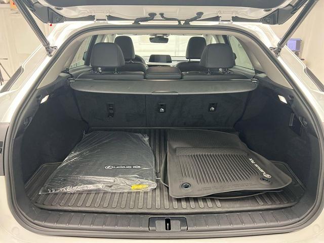 Photo of 2022 Eminent White Pearl Lexus RX 350