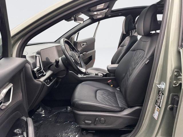 Photo of 2024 Jungle Green Kia Sportage