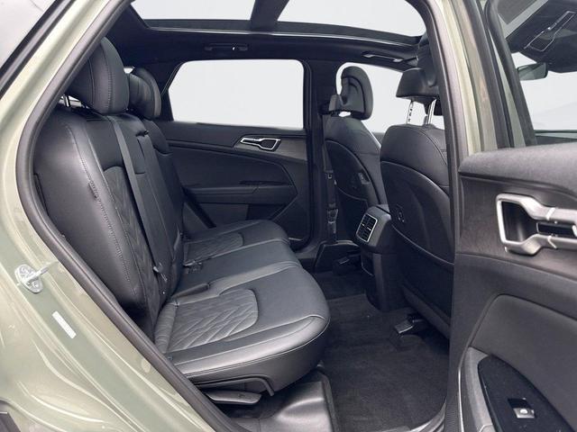 Photo of 2024 Jungle Green Kia Sportage
