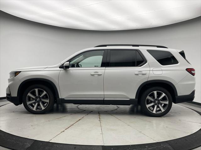 Photo of 2023 Platinum White Honda Pilot