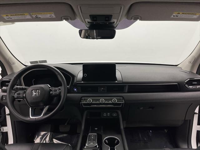 Photo of 2023 Platinum White Honda Pilot