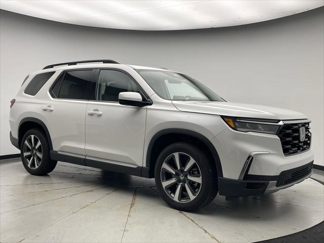 Photo of 2023 Platinum White Honda Pilot