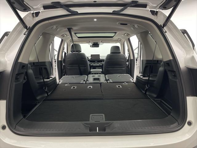 Photo of 2023 Platinum White Honda Pilot