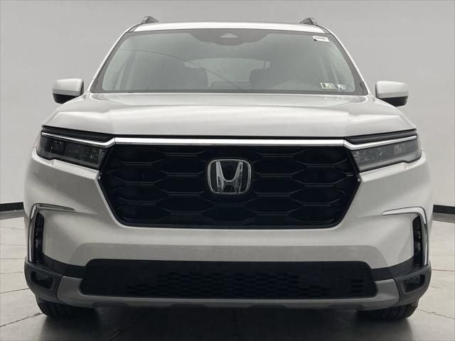 Photo of 2023 Platinum White Honda Pilot