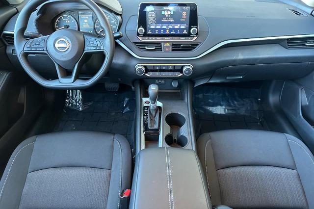 Photo of 2025 Black Nissan Altima
