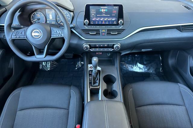 Photo of 2025 Black Nissan Altima
