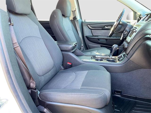 Photo of 2017 Summit White Chevrolet Traverse