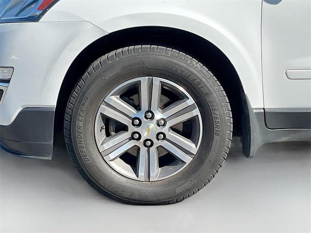 Photo of 2017 Summit White Chevrolet Traverse