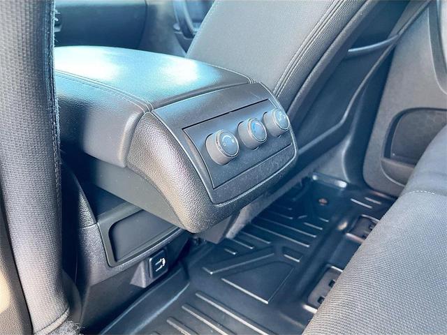 Photo of 2017 Summit White Chevrolet Traverse
