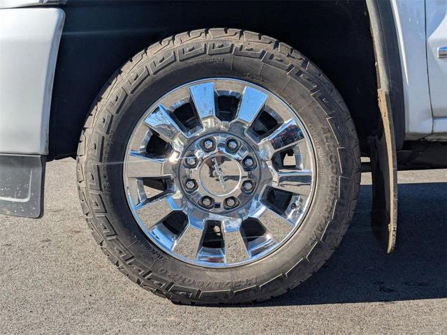 Photo of 2019 White Frost Tricoat GMC Sierra 2500