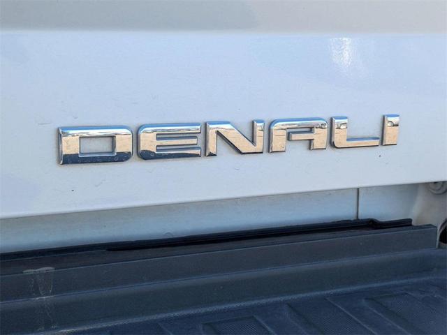 Photo of 2019 White Frost Tricoat GMC Sierra 2500