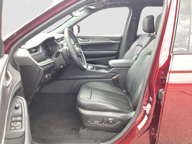 Photo of 2025 Velvet Jeep Grand Cherokee