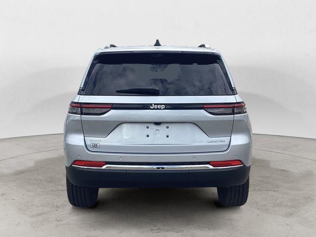 Photo of 2025 Silver Zynith Jeep Grand Cherokee