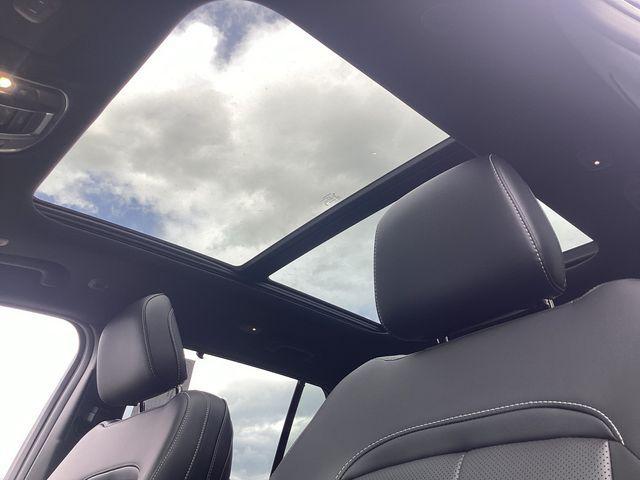 Photo of 2025 Silver Zynith Jeep Grand Cherokee