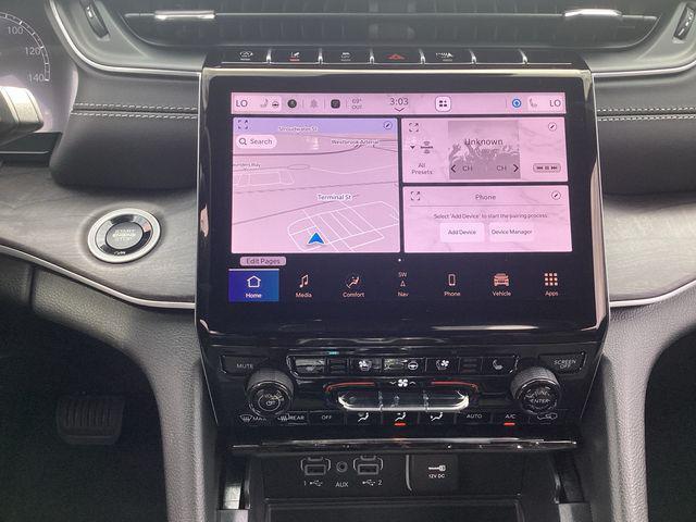 Photo of 2025 Silver Zynith Jeep Grand Cherokee