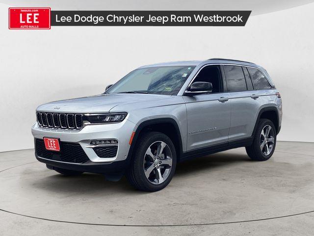 Photo of 2025 Silver Zynith Jeep Grand Cherokee