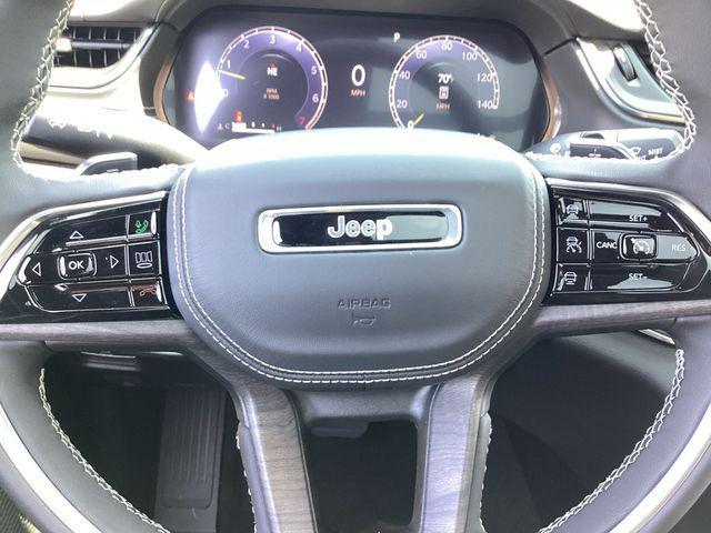 Photo of 2025 Bright White Clearcoat Jeep Grand Cherokee