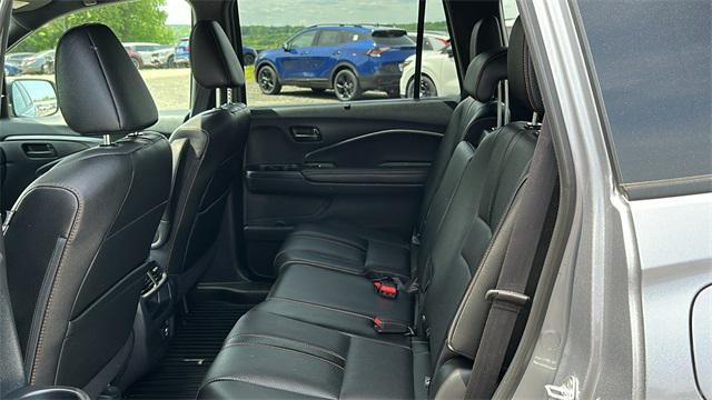 Photo of 2022 Lunar Silver Metallic Honda Passport