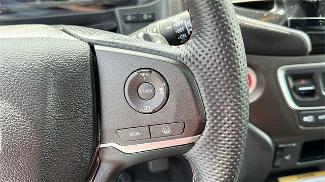 Photo of 2022 Lunar Silver Metallic Honda Passport