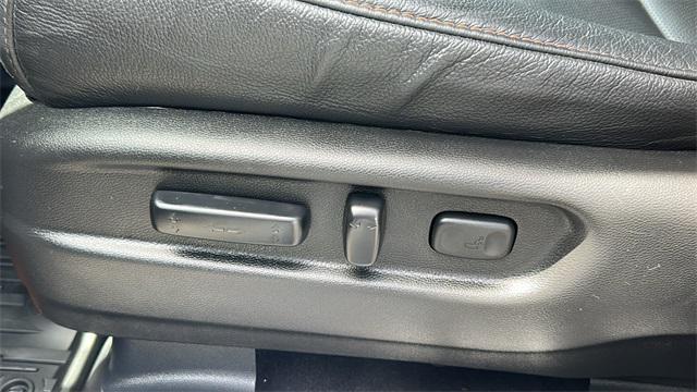 Photo of 2022 Lunar Silver Metallic Honda Passport