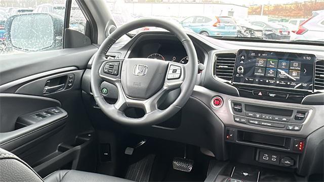 Photo of 2025 Solar Silver Metallic Honda Ridgeline