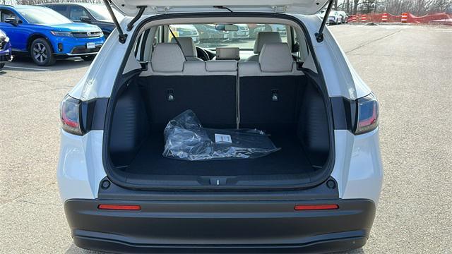 Photo of 2025 Platinum White Pearl Honda HR-V