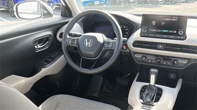 Photo of 2025 Platinum White Pearl Honda HR-V