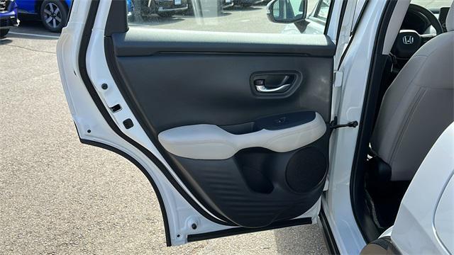Photo of 2025 Platinum White Pearl Honda HR-V