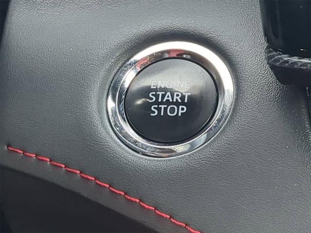 Photo of 2022 Midnight Black Metallic Toyota Highlander