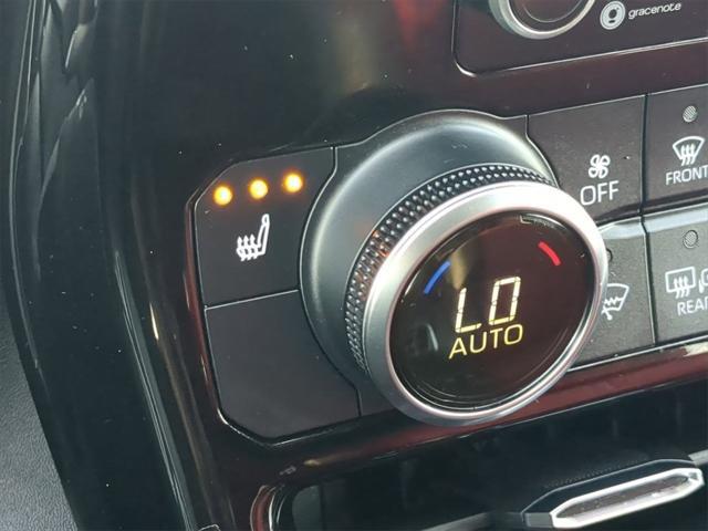 Photo of 2022 Midnight Black Metallic Toyota Highlander