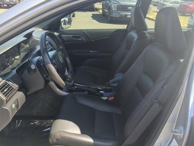 Photo of 2017 Lunar Silver Metallic Honda Accord
