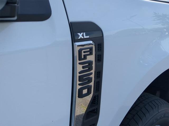Photo of 2024 Oxford White Ford F-350