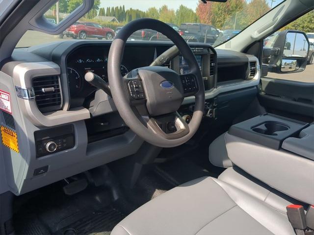 Photo of 2024 Oxford White Ford F-350