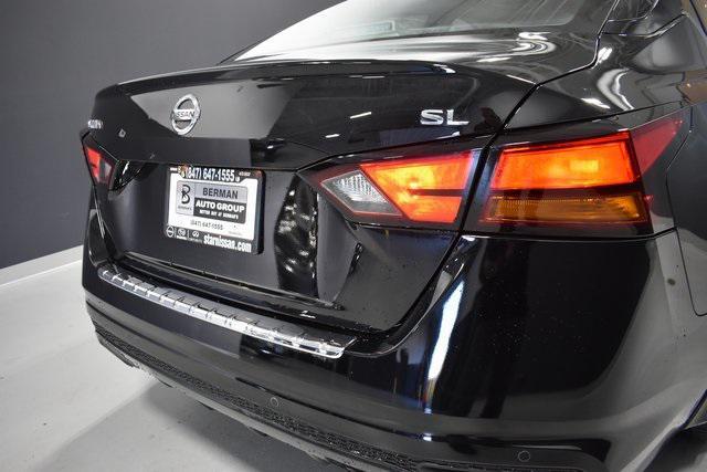 Photo of 2022 Super Black Clearcoat Nissan Altima