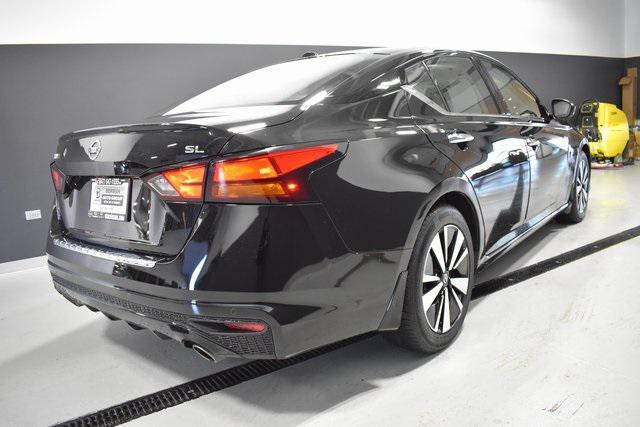 Photo of 2022 Super Black Clearcoat Nissan Altima