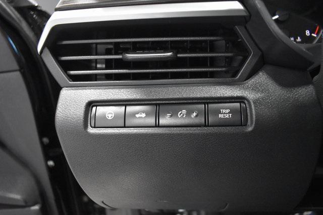Photo of 2022 Super Black Clearcoat Nissan Altima